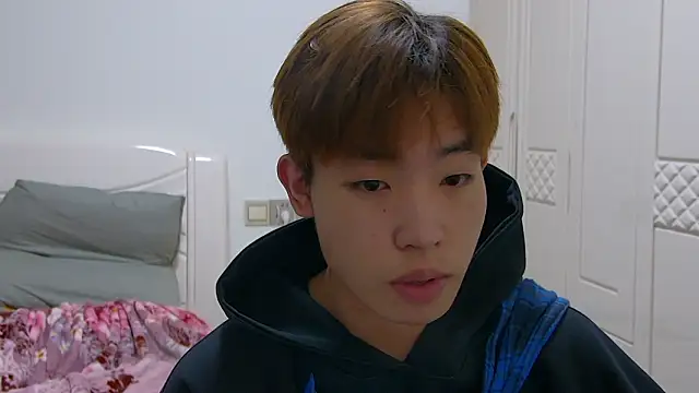 Snapshot of Similu-001 chatting on 03-11-26, 05:46 Similu-001 online show from 03-11-26, 05:46