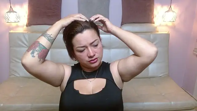 Snapshot of Hannakushx chatting on 03-13-26, 12:56 Hannakushx online show from 03-13-26, 12:56