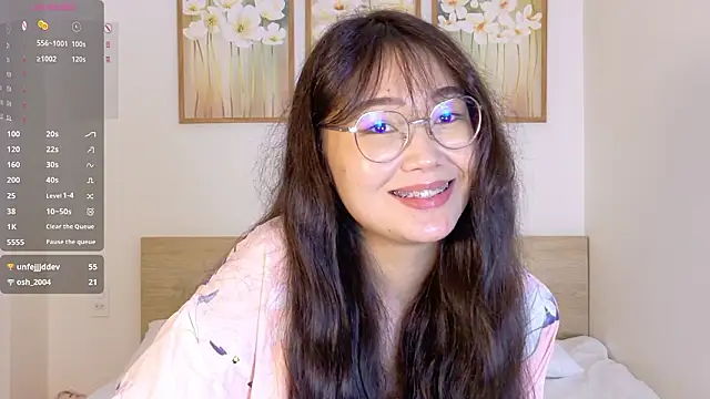 Snapshot of pinkyblooom chatting on 03-14-26, 09:15 pinkyblooom online show from 03-14-26, 09:15