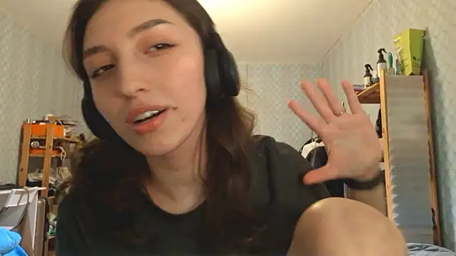 CindyLight online show from 03-27-26, 04:18
