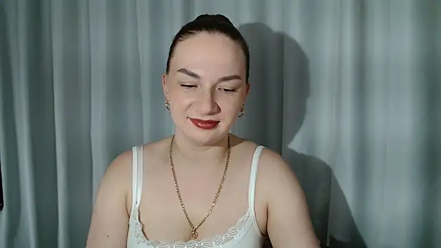 Snapshot of Belle_Fiesta chatting on 04-10-26, 10:47 Belle Fiesta online show from 04-10-26, 10:47