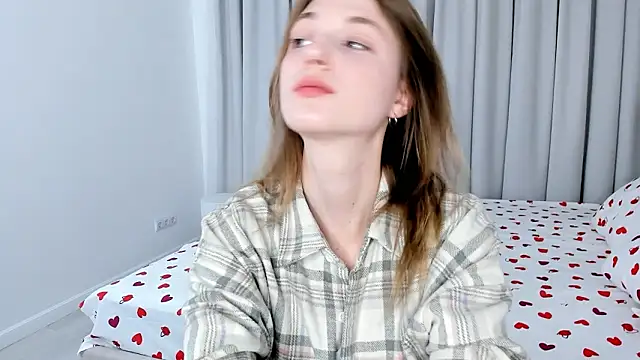 ErinnPieloch online show from 03-15-26, 07:42