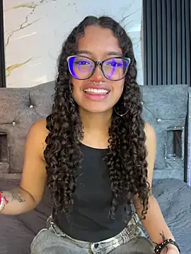 Snapshot of Bunny_fire chatting on 03-12-26, 07:20 Bunny fire online show from 03-12-26, 07:20