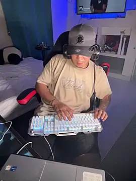 AngelLatinBoy online show from 04-08-26, 02:33