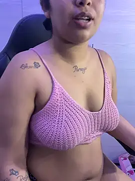 Snapshot of Latin-Mommy chatting on 03-09-26, 12:58 Latin-Mommy online show from 03-09-26, 12:58