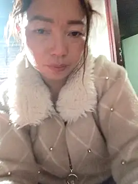 Yellow-pink online show from 04-01-26, 11:11