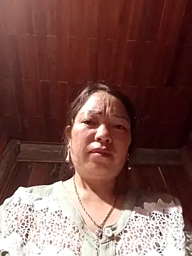 Yellow-pink online show from 04-18-26, 10:43