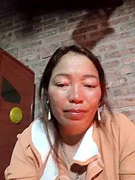 Yellow-pink online show from 04-25-26, 11:24