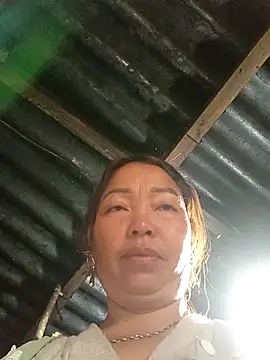 Yellow-pink online show from 04-27-26, 11:36