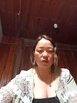 Yellow-pink online show from 04-28-26, 03:00