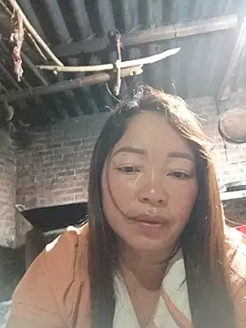 Yellow-pink online show from 06-19-26, 12:15