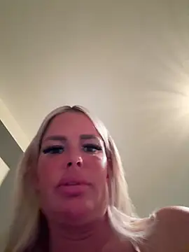 anna kournikova online show from 04-28-26, 07:52