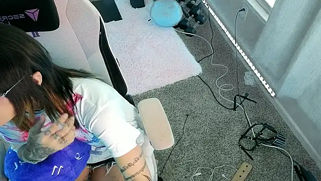 xxunholymusexx online show from 06-18-26, 04:11