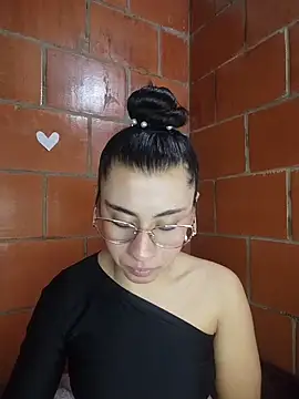 Amanda x1 online show from 06-18-26, 07:29