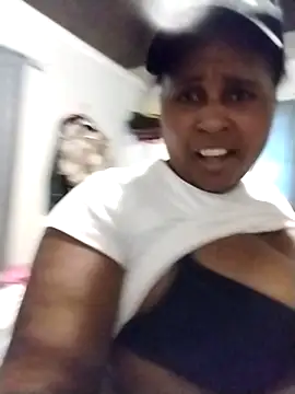 Snapshot of Queenbae92 chatting on 03-09-26, 04:00 Queenbae92 online show from 03-09-26, 04:00