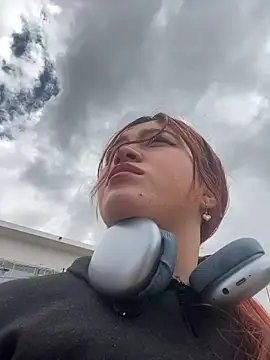 Snapshot of Kari_leonXXX chatting on 03-11-26, 06:03 Kari leonXXX online show from 03-11-26, 06:03