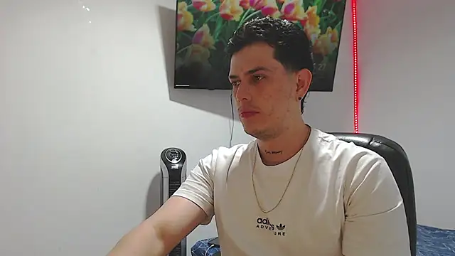 Snapshot of JUAN_CAMILOXXX chatting on 03-16-26, 02:28 JUAN CAMILOXXX online show from 03-16-26, 02:28