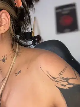 CarolQueen1  online show from 03-11-26, 02:23