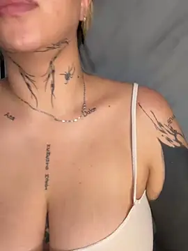 CarolQueen1  online show from 03-26-26, 01:06