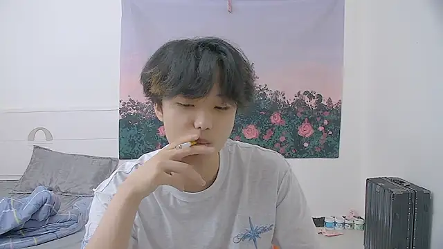 icecream-002 online show from 06-16-26, 12:19