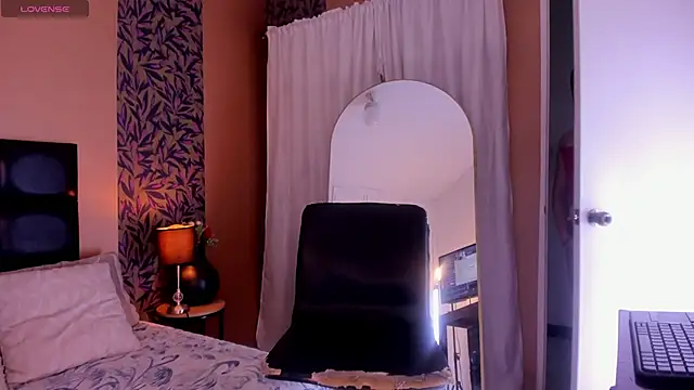 july quinzel online show from 06-28-26, 02:28