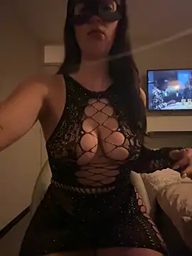 LunaValentina1 online show from 05-18-26, 09:09