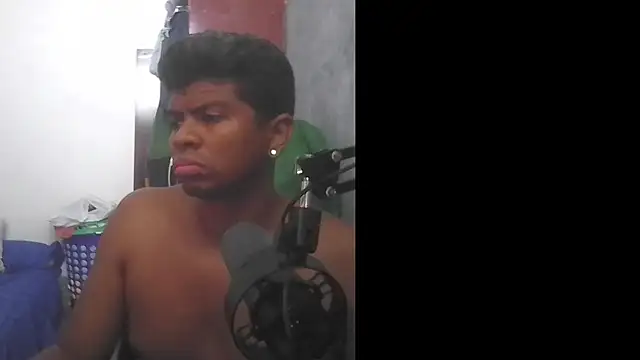 Snapshot of Axel_94 chatting on 04-04-26, 07:28 Axel 94 online show from 04-04-26, 07:28