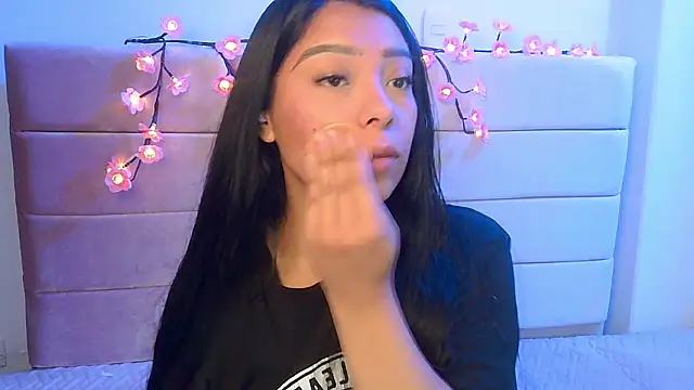 MiaCute fit8 online show from 03-17-26, 07:39