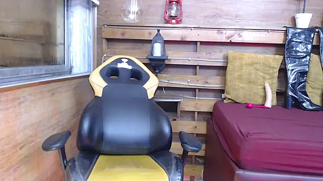 Snapshot of vayolettatto_bigass chatting on 03-24-26, 12:21 vayolettatto bigass online show from 03-24-26, 12:21