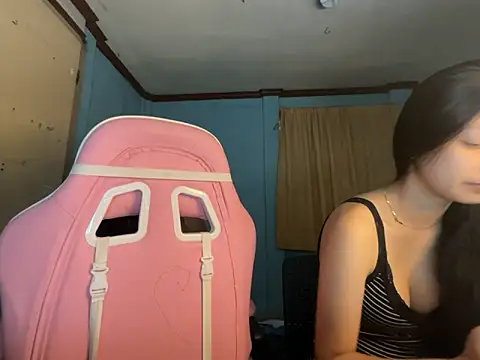 Snapshot of pinay_celebrity chatting on 06-07-26, 06:44 pinay celebrity online show from 06-07-26, 06:44