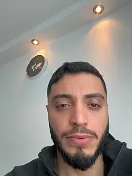 Snapshot of SoftAmjad chatting on 05-17-26, 12:23 SoftAmjad online show from 05-17-26, 12:23