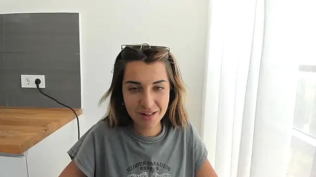 summmmersky1 online show from 06-23-26, 12:36