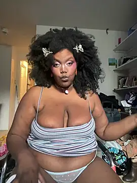 Snapshot of juicy_janet chatting on 06-20-26, 10:56 juicy janet online show from 06-20-26, 10:56