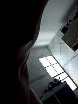 Snapshot of Bruccebr chatting on 03-25-26, 01:17 Bruccebr online show from 03-25-26, 01:17