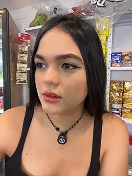 Snapshot of Bella-Ferrer chatting on 07-25-26, 05:54 Bella-Ferrer online show from 07-25-26, 05:54