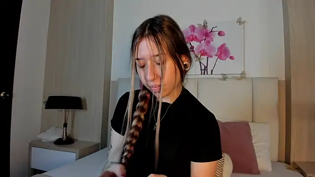 AmberVegaa online show from 04-12-26, 04:56