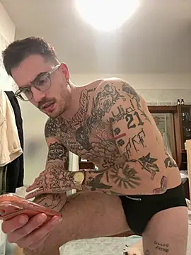 Snapshot of matC_of chatting on 03-17-26, 10:35 matC of online show from 03-17-26, 10:35