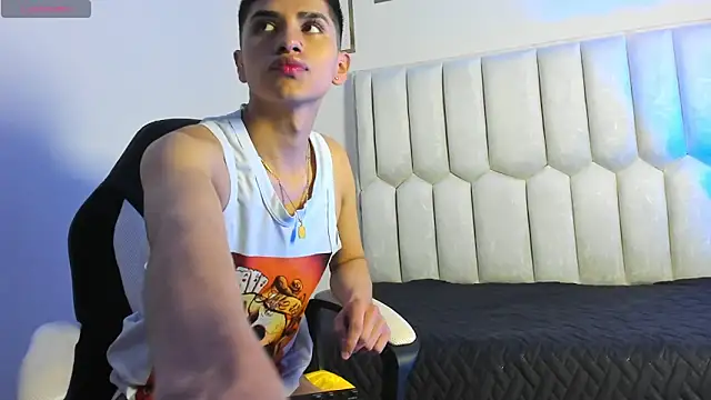 Snapshot of AlexStonne chatting on 03-12-26, 12:55 AlexStonne online show from 03-12-26, 12:55