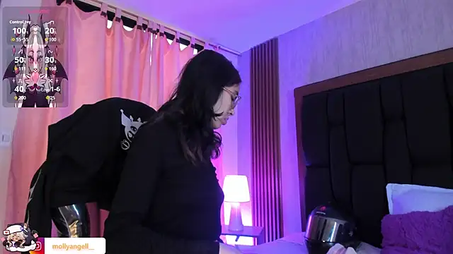 Molly A online show from 07-02-26, 03:07