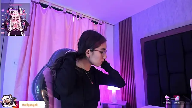 Molly A online show from 08-02-26, 03:32