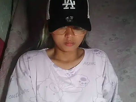 SAM SMILE XOXO online show from 03-25-26, 11:55