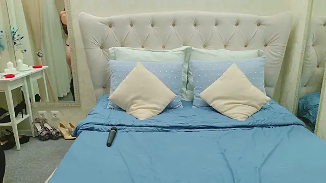 Snapshot of Redhead_Vixen_ chatting on 03-16-26, 01:22 Redhead Vixen online show from 03-16-26, 01:22