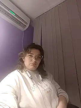 Snapshot of Angelika_l chatting on 03-13-26, 06:09 Angelika l online show from 03-13-26, 06:09