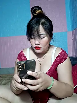 Snapshot of Irene-01 chatting on 05-12-26, 04:09 Irene-01 online show from 05-12-26, 04:09