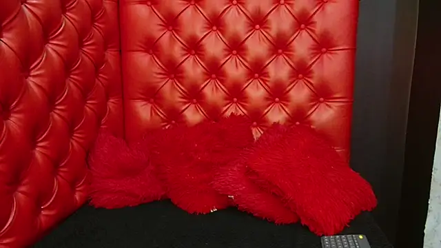 LadyMiax online show from 03-28-26, 03:17