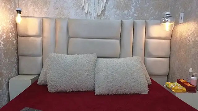 LadyMiax online show from 04-30-26, 03:02