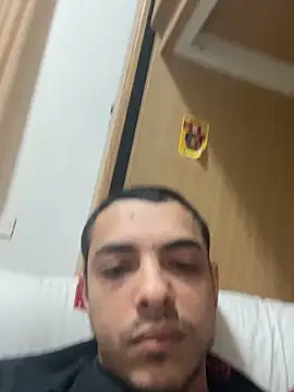 Snapshot of micaroo98 chatting on 03-10-26, 11:48 micaroo98 online show from 03-10-26, 11:48