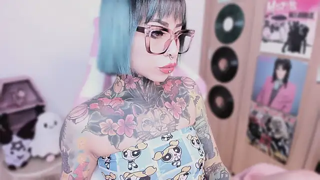 shes creepy online show from 03-31-26, 10:26