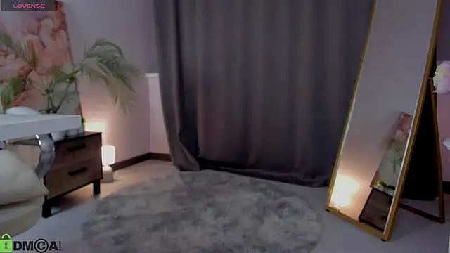 LeticiaRomano online show from 04-11-26, 04:06