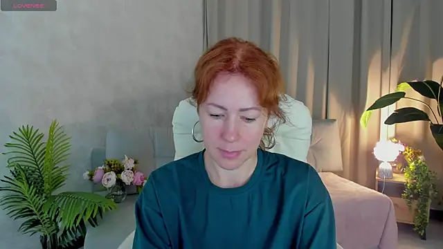 Snapshot of LeticiaRomano chatting on 05-22-26, 03:57 LeticiaRomano online show from 05-22-26, 03:57